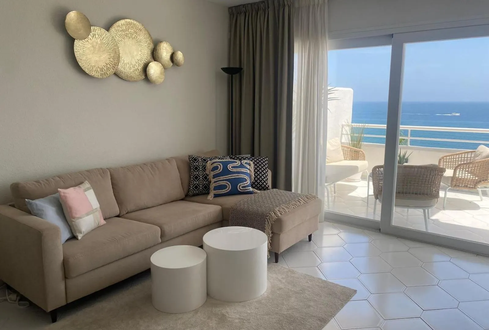 Beach Front Apartment Miraflores Sitio de Calahonda