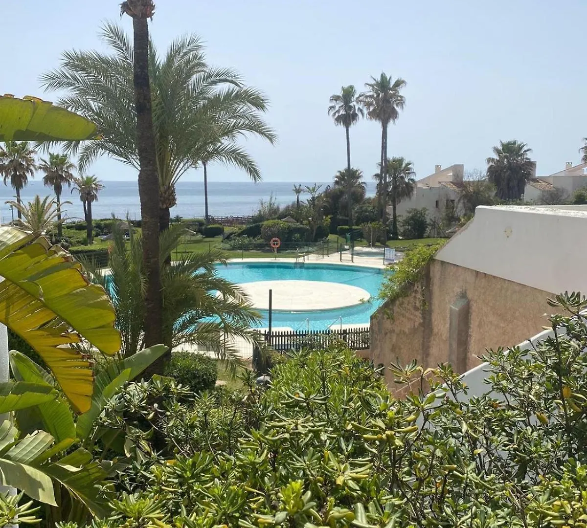Beach Front Apartment Miraflores Sitio de Calahonda 0*,