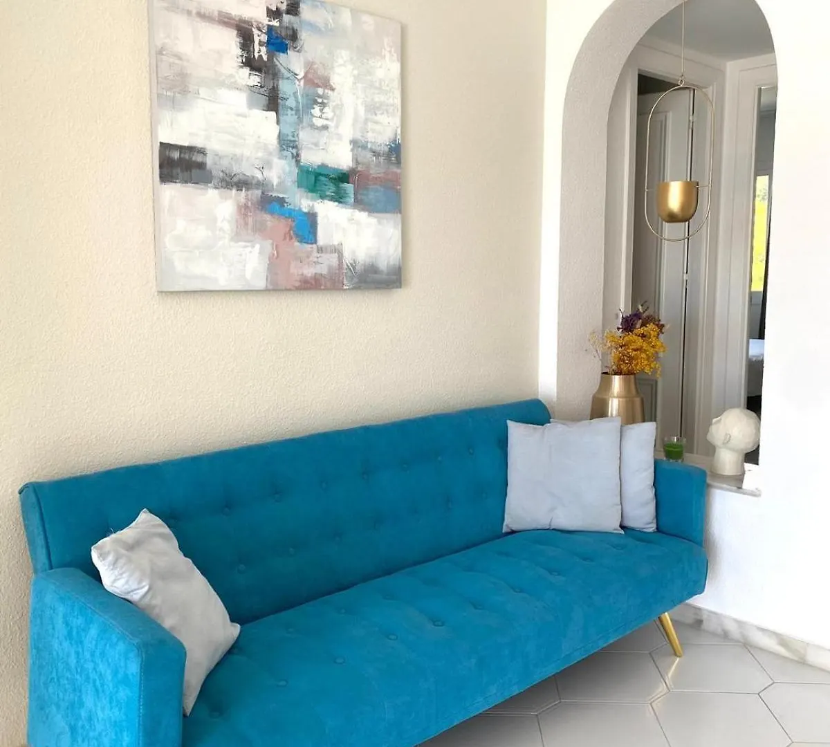 Beach Front Apartment Miraflores Sitio de Calahonda