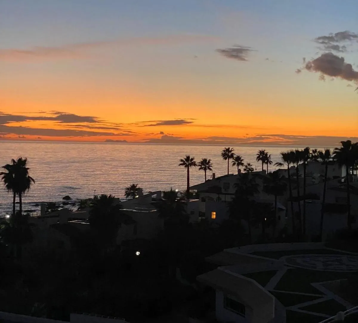 Beach Front Apartment Miraflores Sitio de Calahonda