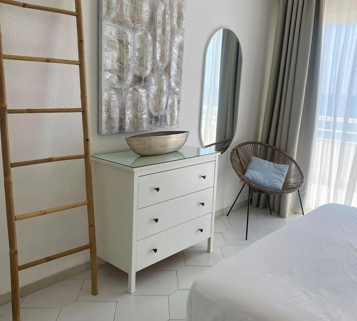 Beach Front Apartment Miraflores Sitio de Calahonda