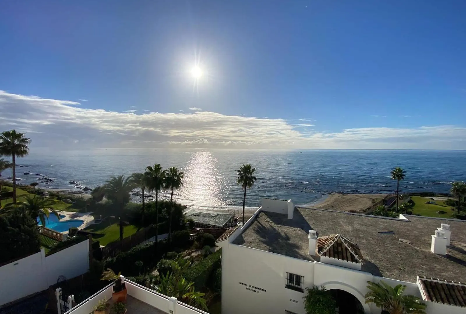 Beach Front Apartment Miraflores Sitio de Calahonda